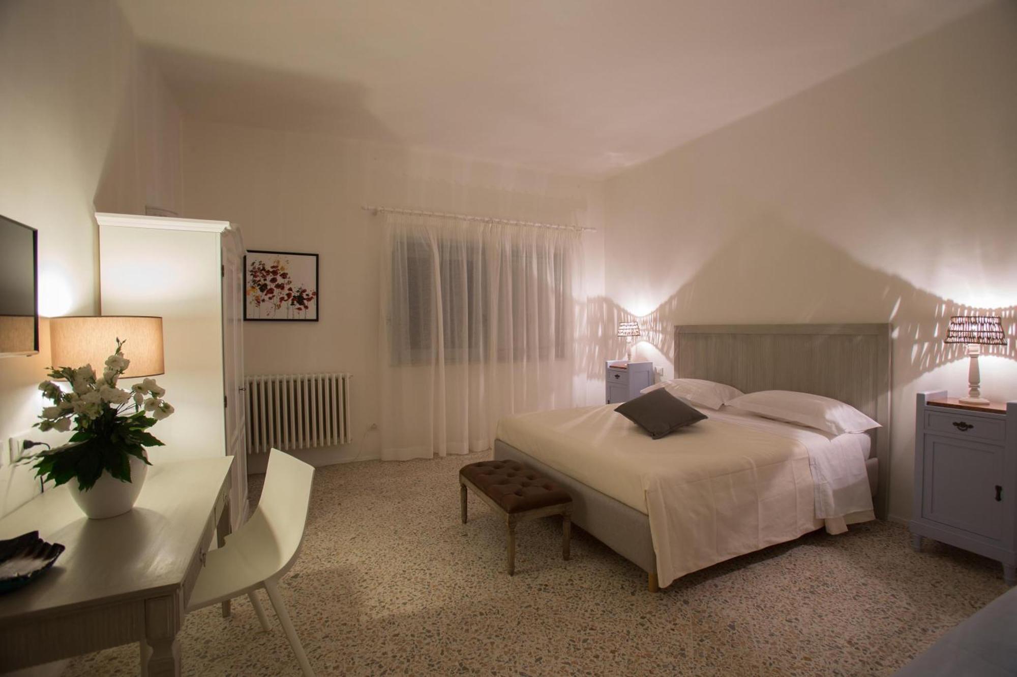 Li Pappi Antico Casale Bed & Breakfast Galatina Oda fotoğraf
